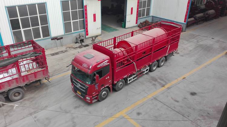 節能球磨機運送現場