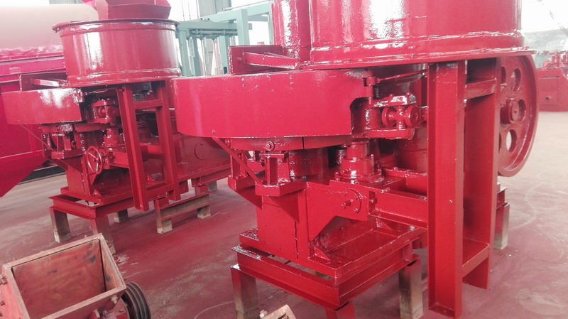 八孔盤轉式壓磚機